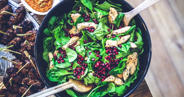 Healthy Spinach salad with chicken and pom arils