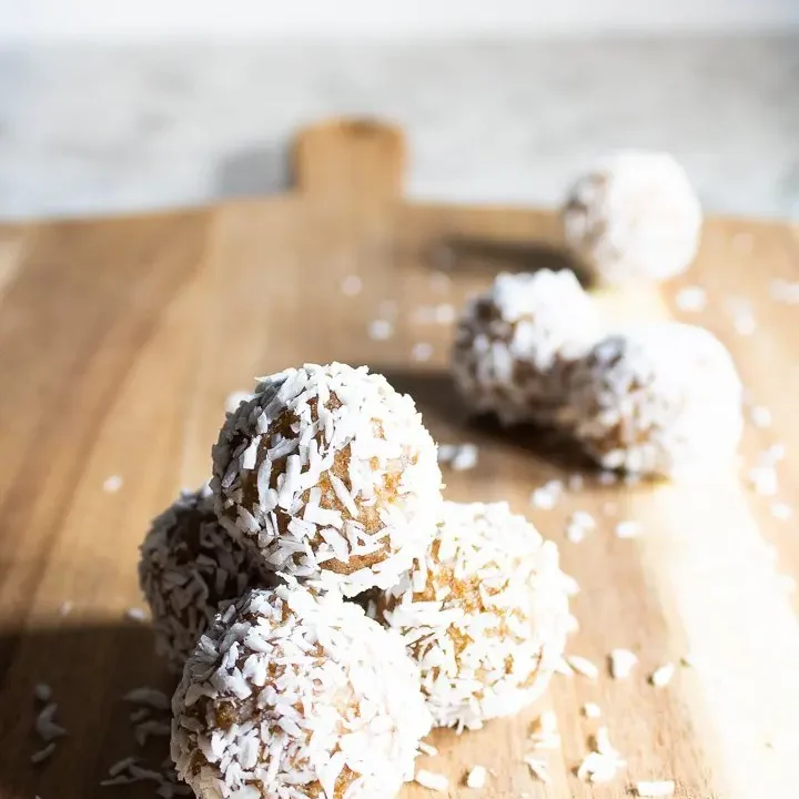 aiprecipecollection.com / AIP Recipes Coconut Collagen Bliss Balls