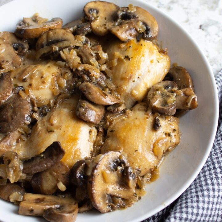 aiprecipecollection.com / AIP Recipes Dairy-Free Chicken & Mushroom Skillet